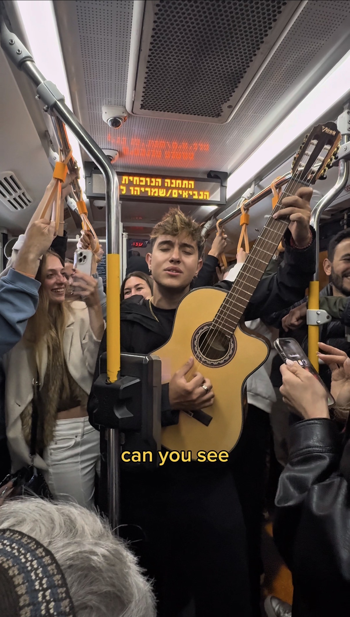 GS98 cantando por el mundo